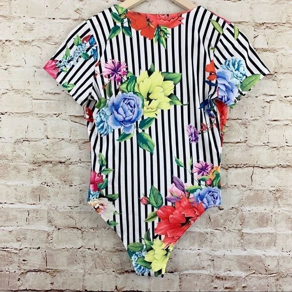 Fashion Nova floral striped bodysuit - Picture 4 of 7